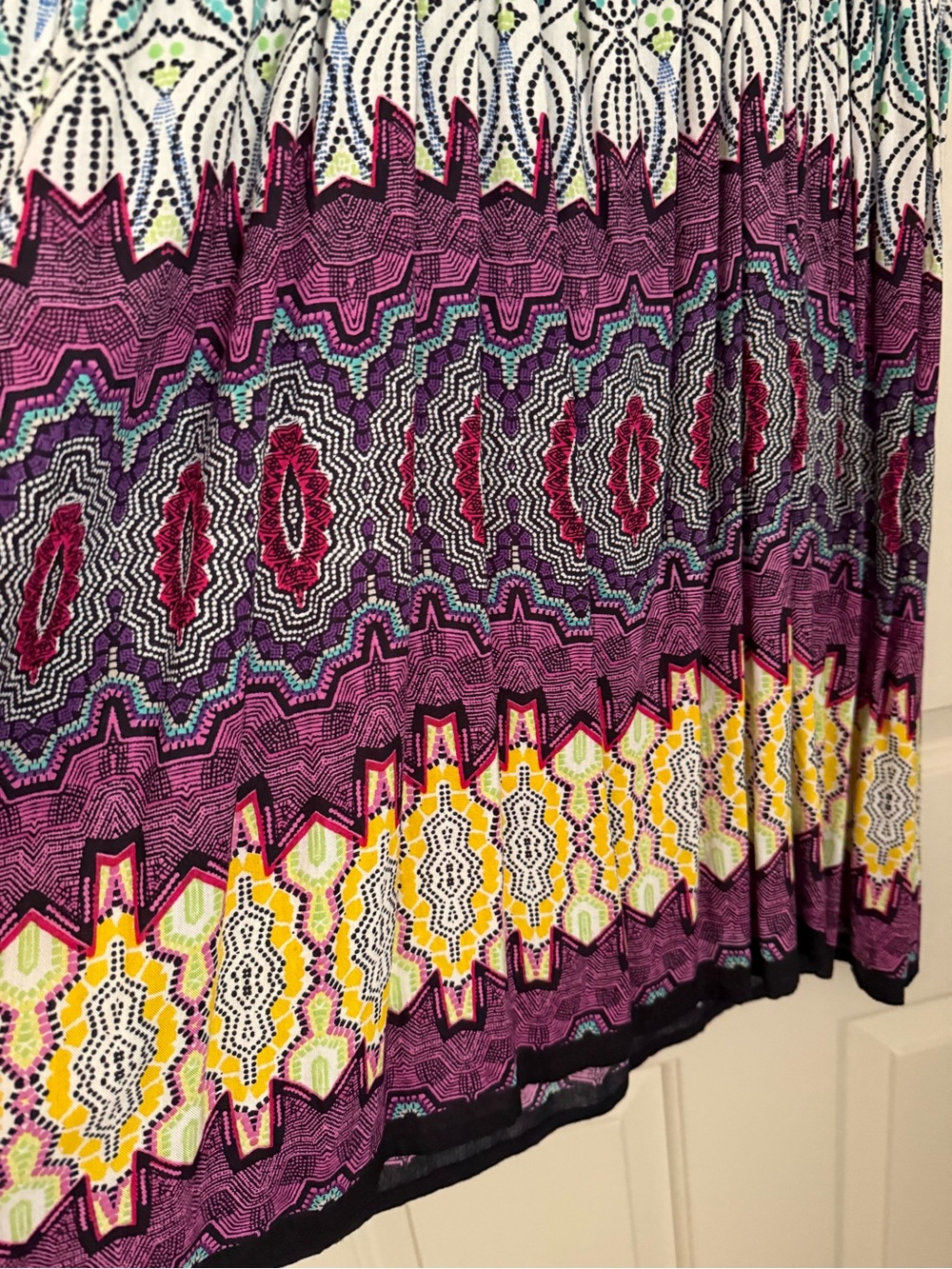 Woman’s Dress - Picture 3 of 11